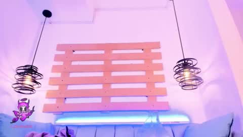 Ari  online show from November 7, 1:22 pm