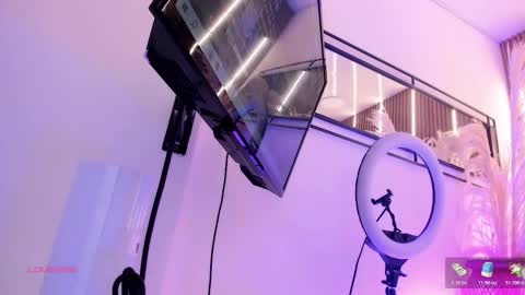 Ari  online show from December 3, 12:53 pm