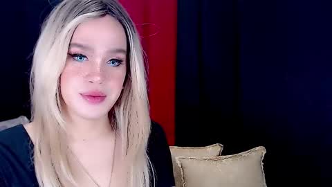 Snapshot of arianne_xoxo777 chatting on December 3, 10:12 pm ARIANNE CUMS online show from December 3, 10:12 pm