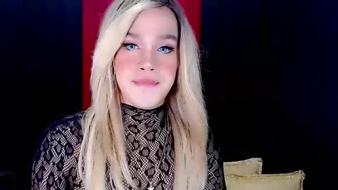 Snapshot of arianne_xoxo777 chatting on December 12, 12:33 pm ARIANNE CUMS online show from December 12, 12:33 pm
