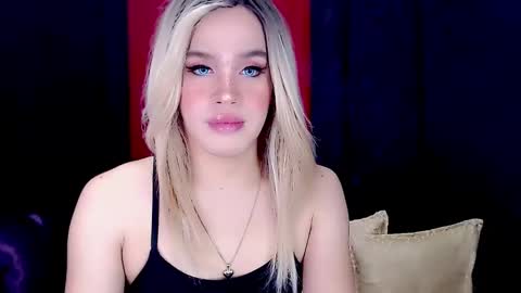 Snapshot of arianne_xoxo777 chatting on January 5, 4:25 am ARIANNE CUMS online show from January 5, 4:25 am