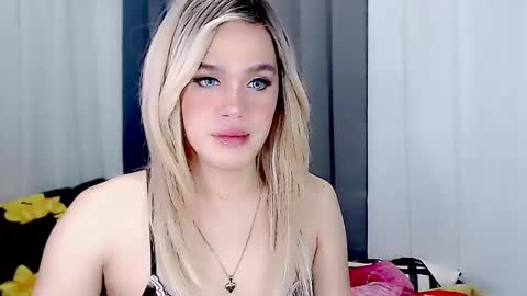 Snapshot of arianne_xoxo777 chatting on February 23, 10:09 pm ARIANNE CUMS online show from February 23, 10:09 pm