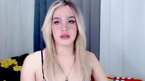 Snapshot of arianne_xoxo777 chatting on February 28, 7:15 am ARIANNE CUMS online show from February 28, 7:15 am