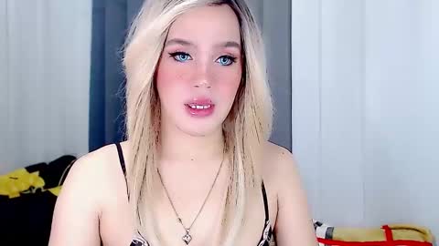 Snapshot of arianne_xoxo777 chatting on March 2, 8:27 am ARIANNE CUMS online show from March 2, 8:27 am