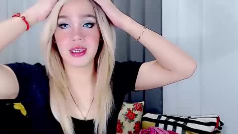 Snapshot of arianne_xoxo777 chatting on March 5, 8:50 am ARIANNE CUMS online show from March 5, 8:50 am