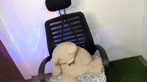 Snapshot of ariedodson chatting on December 19, 10:02 am Arie online show from December 19, 10:02 am