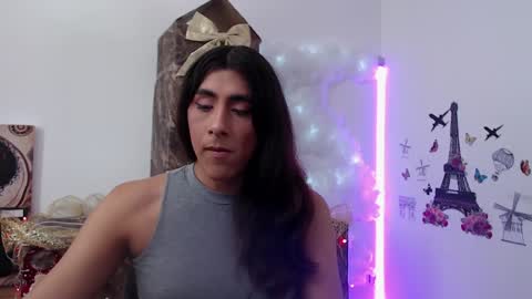 Snapshot of arii_scorpion chatting on December 10, 6:17 pm Ariana Forero ---- independet model online show from December 10, 6:17 pm