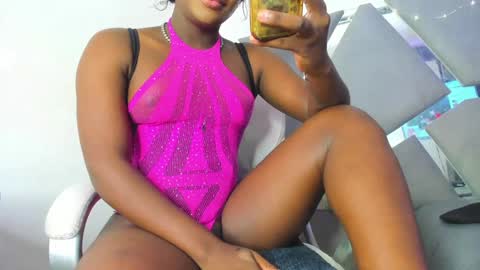 Snapshot of arii_xxx chatting on January 27, 9:11 pm ari 3 online show from January 27, 9:11 pm