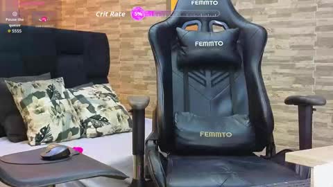 Snapshot of aris_sexx chatting on September 13, 1:33 am aris_sexx online show from September 13, 1:33 am