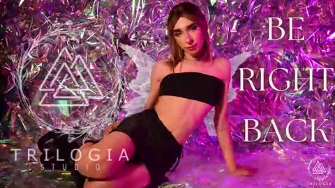 Snapshot of arivega chatting on December 22, 5:12 am Nice to meet you thumb up me please its important I LOOK MY BIO DOWN online show from December 22, 5:12 am