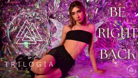 Snapshot of arivega chatting on December 24, 7:49 am Nice to meet you thumb up me please its important I LOOK MY BIO DOWN online show from December 24, 7:49 am
