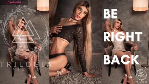 Snapshot of arivega chatting on December 28, 8:15 pm Nice to meet you thumb up me please its important I LOOK MY BIO DOWN online show from December 28, 8:15 pm