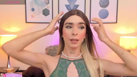 Snapshot of arivega chatting on February 7, 1:36 am Nice to meet you thumb up me please its important I LOOK MY BIO DOWN online show from February 7, 1:36 am