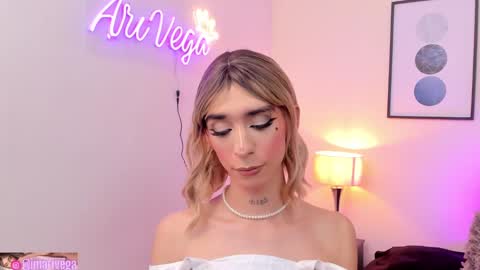 Snapshot of arivega chatting on February 21, 12:27 am Nice to meet you thumb up me please its important I LOOK MY BIO DOWN online show from February 21, 12:27 am