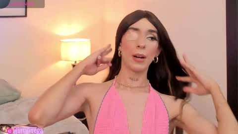 Snapshot of arivega chatting on September 13, 8:20 am Nice to meet you thumb up me please its important I LOOK MY BIO DOWN online show from September 13, 8:20 am