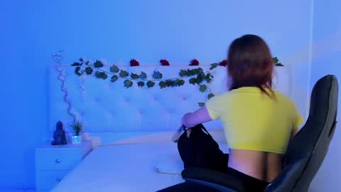Snapshot of aron_cruz12 chatting on January 13, 1:39 pm Aron cruz online show from January 13, 1:39 pm