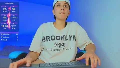 Snapshot of arontroy_wi chatting on January 13, 6:27 am noah and ivy online show from January 13, 6:27 am