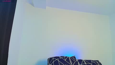 Snapshot of arontroy_wi chatting on March 4, 10:02 am noah and ivy online show from March 4, 10:02 am
