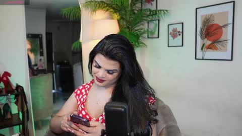 Snapshot of artechloe chatting on December 29, 9:41 pm Chloe online show from December 29, 9:41 pm