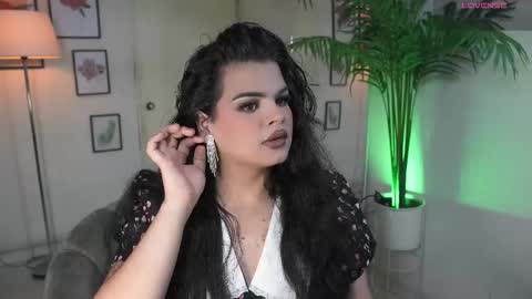 Chloe  online show from October 16, 11:15 pm