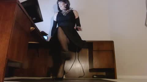 Snapshot of ashleyaki2000 chatting on January 16, 6:37 pm Ashley Ann online show from January 16, 6:37 pm