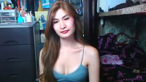 ashleycious23 online show from March 6, 9:47 am