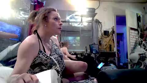 ashmomo online show from February 12, 5:26 am