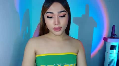 Snapshot of asian_caulix chatting on October 2, 2:28 pm baby caulix online show from October 2, 2:28 pm