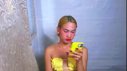 Snapshot of asian_loraine chatting on September 27, 4:10 am LOVELY LORAINE online show from September 27, 4:10 am