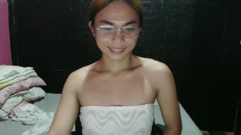 Snapshot of asian_reyshell chatting on January 6, 10:24 am Reyshell online show from January 6, 10:24 am