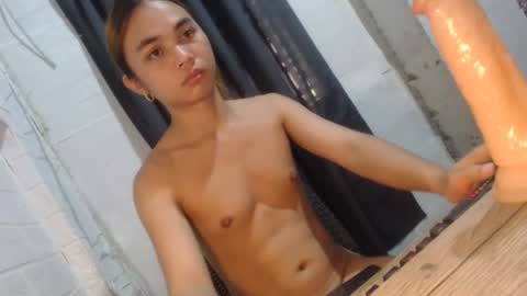 Snapshot of asian_reyshell chatting on February 15, 2:05 am Reyshell online show from February 15, 2:05 am
