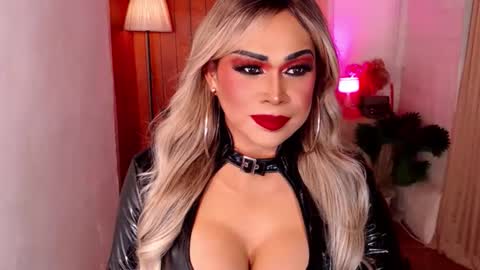 Snapshot of asianassetxxx chatting on October 2, 6:07 pm nicole online show from October 2, 6:07 pm