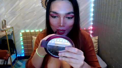 Snapshot of asiandollxxx4u chatting on January 28, 12:57 am BELLA NOTCH online show from January 28, 12:57 am