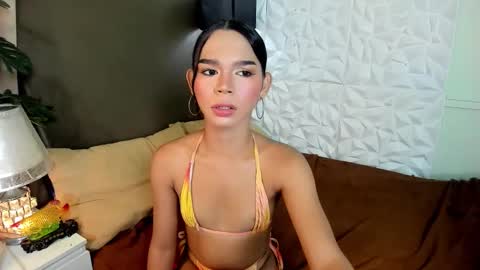 asianpetiteprincess online show from October 11, 11:45 am