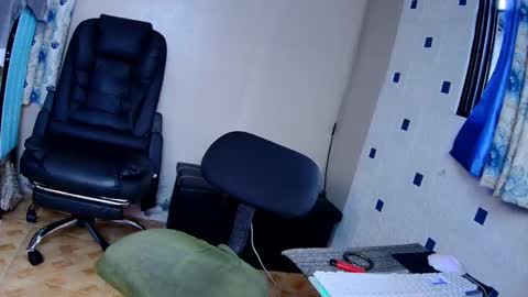 Snapshot of asiantsugar4u chatting on December 8, 6:54 am Trish online show from December 8, 6:54 am