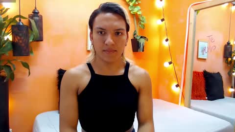 Snapshot of aslyhernandez chatting on December 6, 11:17 am ASLY online show from December 6, 11:17 am