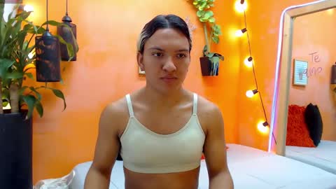 Snapshot of aslyhernandez chatting on December 11, 11:14 am ASLY online show from December 11, 11:14 am