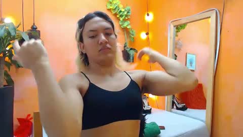 Snapshot of aslyhernandez chatting on January 8, 11:54 am ASLY online show from January 8, 11:54 am