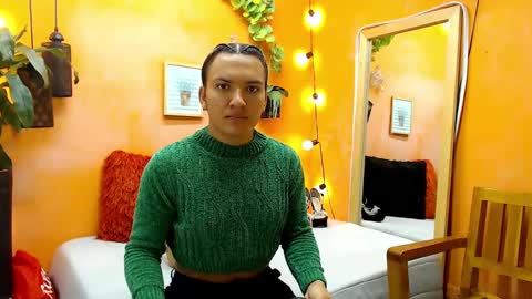 Snapshot of aslyhernandez chatting on January 10, 11:43 am ASLY online show from January 10, 11:43 am