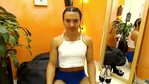 Snapshot of aslyhernandez chatting on January 21, 11:51 am ASLY online show from January 21, 11:51 am