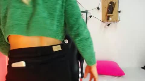 Snapshot of aslyhernandez chatting on January 29, 11:41 am ASLY online show from January 29, 11:41 am
