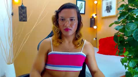 Snapshot of aslyhernandez chatting on September 17, 5:18 pm ASLY online show from September 17, 5:18 pm