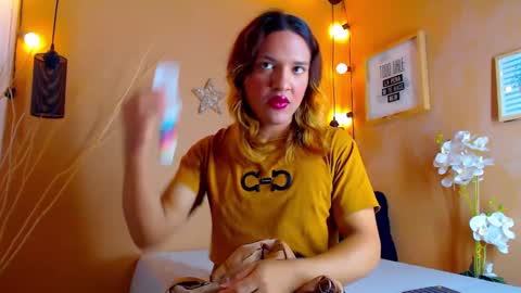 Snapshot of aslyhernandez chatting on September 22, 12:43 pm ASLY online show from September 22, 12:43 pm