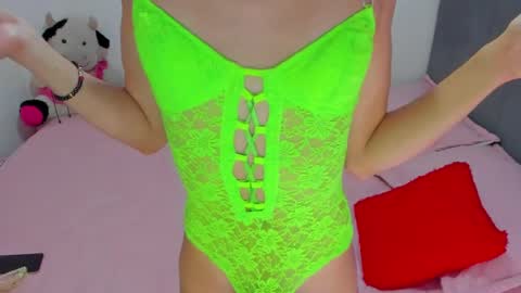Snapshot of asshley_cute chatting on January 11, 7:27 pm instagramsoofiaa giraldo online show from January 11, 7:27 pm
