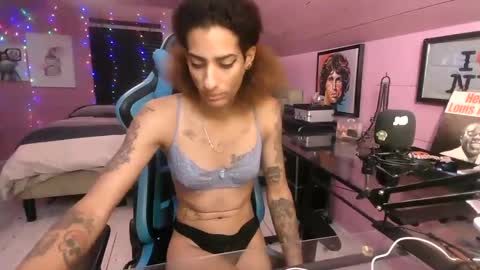 Snapshot of athena_the_godess chatting on December 8, 2:57 am xoxo G0DD3SS xoxox online show from December 8, 2:57 am