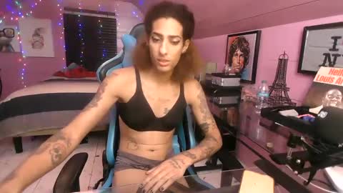 Snapshot of athena_the_godess chatting on December 17, 2:55 am xoxo G0DD3SS xoxox online show from December 17, 2:55 am