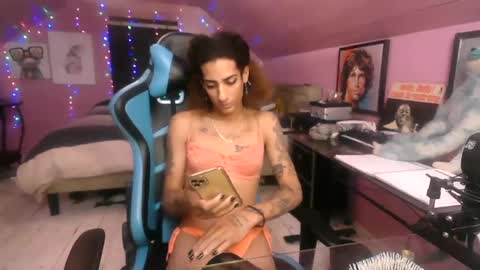 Snapshot of athena_the_godess chatting on January 7, 2:22 am xoxo G0DD3SS xoxox online show from January 7, 2:22 am