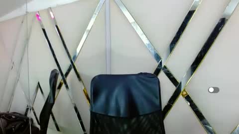 Aurora online show from November 4, 7:02 pm