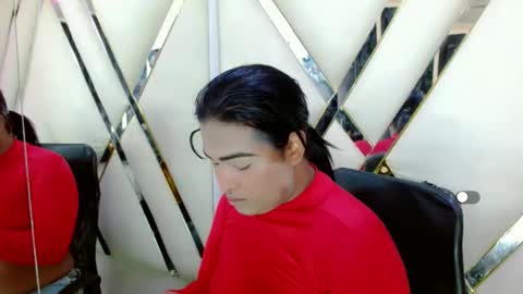 Aurora online show from November 5, 7:25 pm