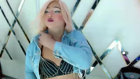 Aurora online show from November 13, 8:49 pm